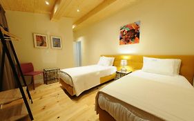 Naya-Downtown Guesthouse